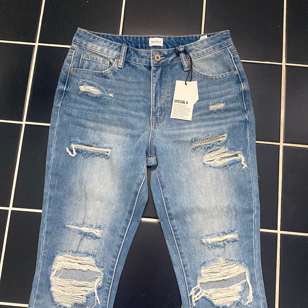 Special A NWT high rise straight Ripped Jeans